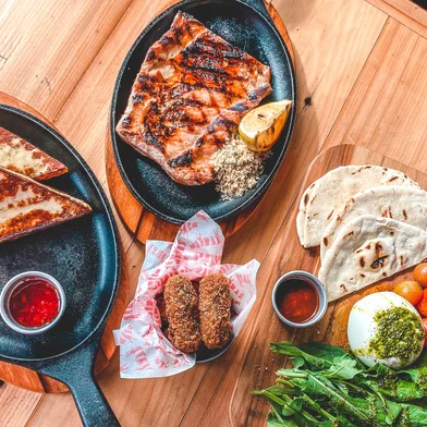 cais embarcadero, drink, assado, churrasco, carne, porto alegre, cais maua, destemperados, porto alegre<!-- NICAID(14821211) -->