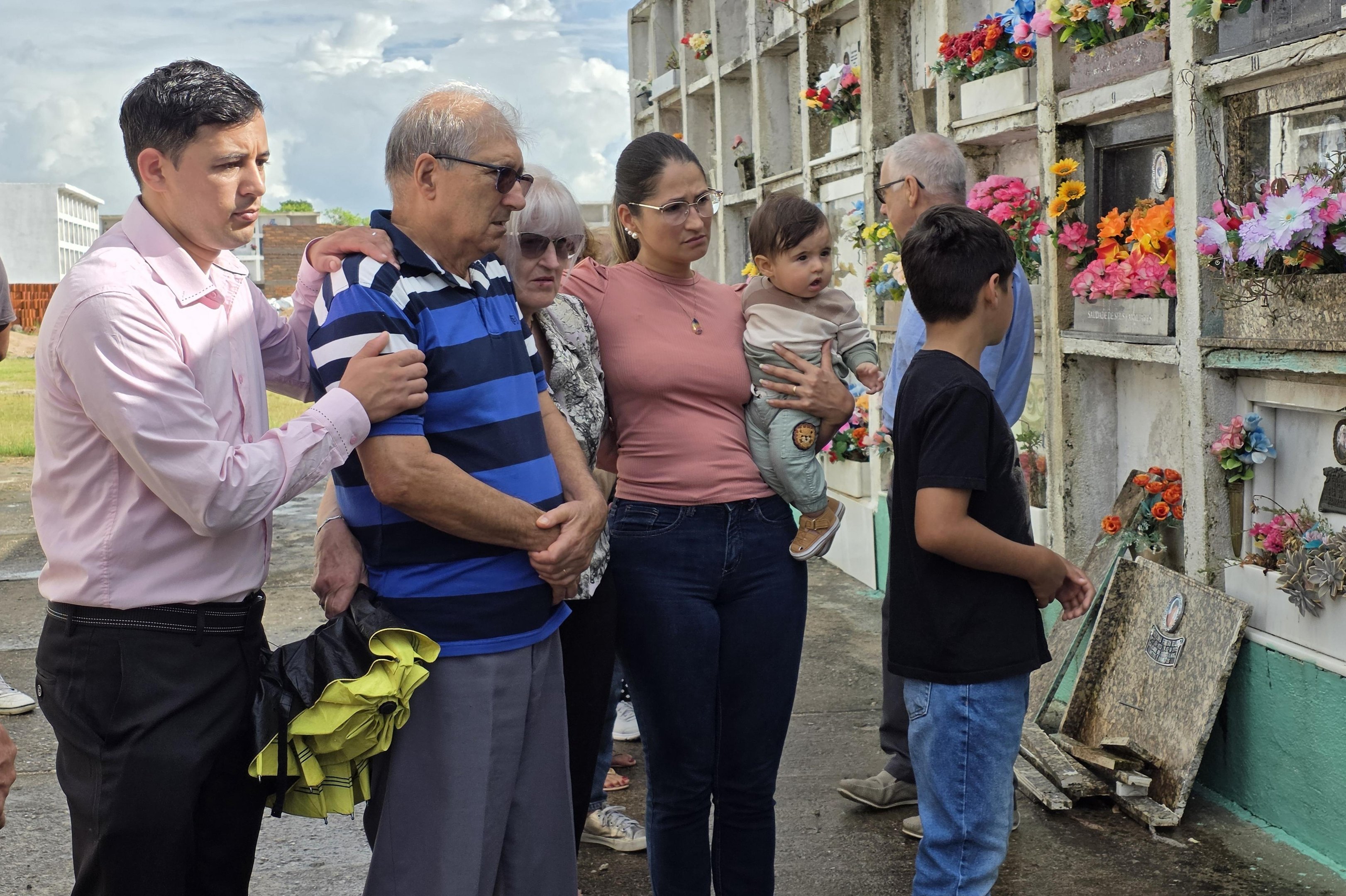 &ldquo;Agora ela consegue descansar&rdquo;: fam&iacute;lia se despede de Bras&iacute;lia Costa, v&iacute;tima do crime da mala