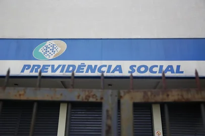 PORTO ALEGRE, RS, BRASIL, 03-10-2019: Agência do INSS na rua Três de Abril, no bairro Passo d'Areia, fechada por tempo indeterminado. (Foto: Mateus Bruxel / Agência RBS)<!-- NICAID(14275593) -->