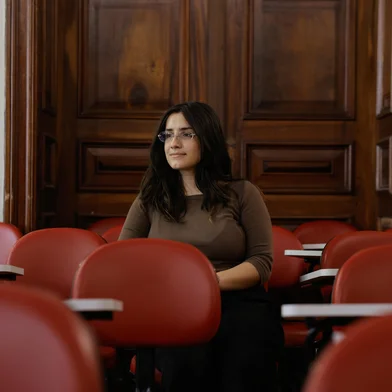 PORTO ALEGRE, RS, BRASIL, 27-11-2025: Fotos para matéria sobre o papel das disciplinas eletivas na graduação. Na foto: Gabriela Gomes, estudante de RI da UFRGS (Foto: André Ávila/Agência RBS)Indexador: Andre Avila<!-- NICAID(16175606) -->