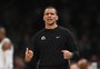 Técnico do Boston Celtics defende retorno das brigas na NBA: "O que é mais divertido que uma luta?"