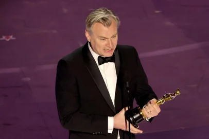 HOLLYWOOD, CALIFORNIA - MARCH 10: Christopher Nolan accepts the Best Directing award for "Oppenheimer" onstage during the 96th Annual Academy Awards at Dolby Theatre on March 10, 2024 in Hollywood, California.   Kevin Winter/Getty Images/AFP (Photo by KEVIN WINTER / GETTY IMAGES NORTH AMERICA / Getty Images via AFP)<!-- NICAID(15701686) -->