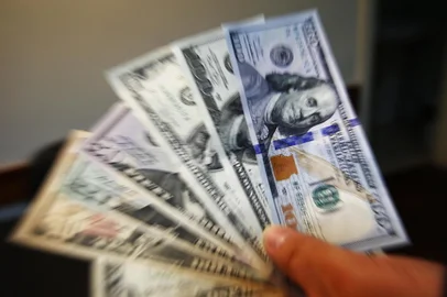 PORTO ALEGRE, RS, BRASIL, 06-06-2018: Fotos para matéria sobre a alta do Dólar na bolsa de valores (FOTO FÉLIX ZUCCO/AGÊNCIA RBS, Editoria de Notícias).<!-- NICAID(13585344) -->