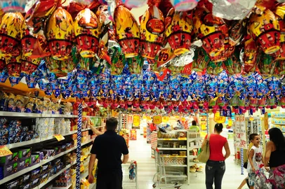 Procura de última hora por ovos de páscoa movimenta mercados da capital.<!-- NICAID(3100410) -->