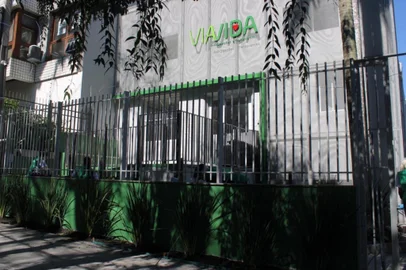 A VIAVIDA Pró-Doações e Transplantes, organização que há mais de duas décadas conscientiza sobre a doação de órgãos, vai inaugurar sua nova sede na próxima terça-feira (15), às 10h. O evento deve reunir cerca de cem pessoas, entre autoridades, parceiros e voluntários. O espaço oferece acolhimento gratuito a pessoas de outros municípios e estados que precisam de tratamento e transplante de órgãos.<!-- NICAID(15889017) -->