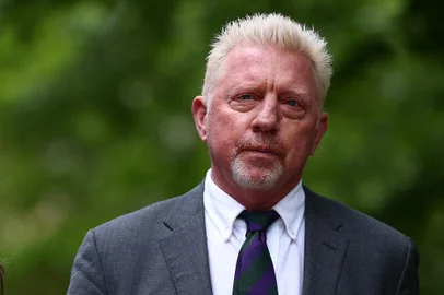 Former tennis player Boris Becker, and his partner Lilian de Carvalho Monteiro, arrive at Southwark Crown Court in London on April 29, 2022. - Former tennis star Boris Becker will learn on Friday whether he faces a lengthy jail term after he was found guilty by a British court of charges relating to his 2017 bankruptcy. The six-time Grand Slam champion, 54, was convicted over his transfer of huge amounts of money from his business account, failing to declare a property in Germany and concealing 825,000 euros ($866,500) of debt and shares in a tech firm. (Photo by Adrian DENNIS / AFP)Editoria: CLJLocal: LondonIndexador: ADRIAN DENNISSecao: celebrityFonte: AFPFotógrafo: STF<!-- NICAID(15082264) -->