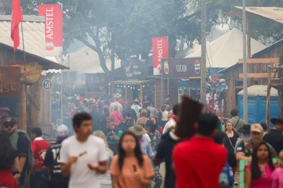 PORTO ALEGRE, RS, BRASIL - 20-09-2025: Tarde de sábado, 20 de setembro, no Acampamento Farroupilha. Foto: Camila Hermes/Agência RBS.<!-- NICAID(16129233) -->