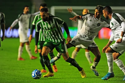 CAXIAS DO SUL, RS, BRASIL, 05/05/2023. Juventude x Guarani, jogo válido pela 4ª rodada da série A do Campeonato Brasileiro e realizado no estádio Alfredo Jaconi. Na foto, centroavante Rodrigo Rodrigues. (Porthus Junior/Agência RBS)Indexador:                                 <!-- NICAID(15419256) -->