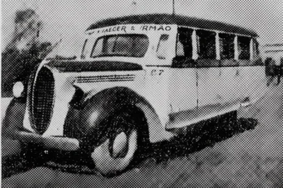 Revista do Globo / Delfos/PUCRS Propaganda da empresa de ônibus Jaeger em 1939.<!-- NICAID(16316111) -->