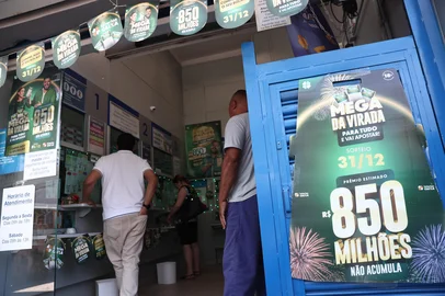 Jonathan Heckler / Agencia RBS PORTO ALEGRE, RS, BRASIL, 05-12-2025: Apostadores contam com a sorte para a Mega da Virada 2025. Foto: Jonathan Heckler/Agência RBS<!-- NICAID(16181043) -->