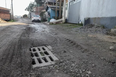 CAXIAS DO SUL, RS, BRASIL. 22-07-2025. Caxias do Sul subiu onze posições no ranking do Saneamento Básico 2025, promovido pelo Instituto Trata Brasil. Apesar de aumento em índices, bairros afastados e loteamentos seguem enfrentando problemas.Indexador: Bruno Todeschini<!-- NICAID(16085680) -->