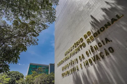 BrasÃ­lia (DF), 11/10/2023, PrÃ©dio do MinistÃ©rio do Desenvolvimento Regional e do MinistÃ©rio da CiÃªncia, Tecnologia e InovaÃ§Ã£o, na Esplanada dos MInistÃ©rios em BrasÃ­lia.  Foto: Rafa Neddermeyer/AgÃªncia Brasil<!-- NICAID(16017823) -->