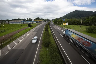 BR 101, RS, BRASIL - Raio X das estradas - BR 101 - km 0 (Torres) ao km 89 (Osório). (Foto: Jefferson Botega/Agencia RBS)Indexador: Jefferson Botega<!-- NICAID(14664764) -->