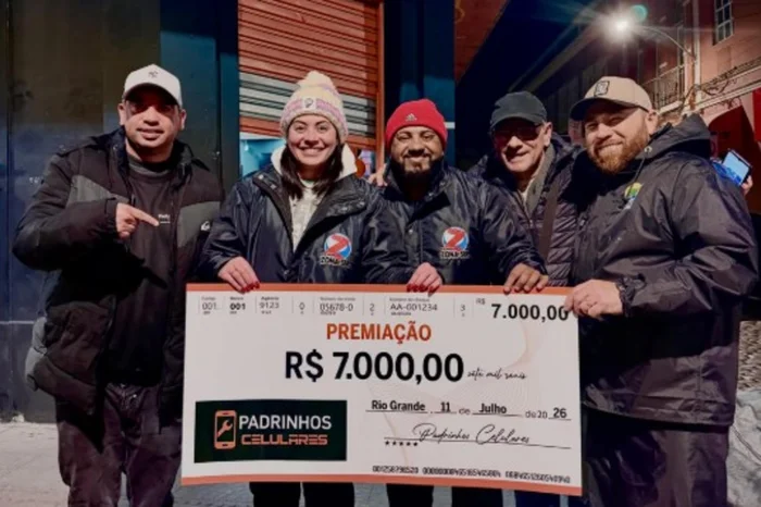 Reprodução / Instagram / Padrinhos CeluIares Reprodução / Instagram / Padrinhos CeluIares