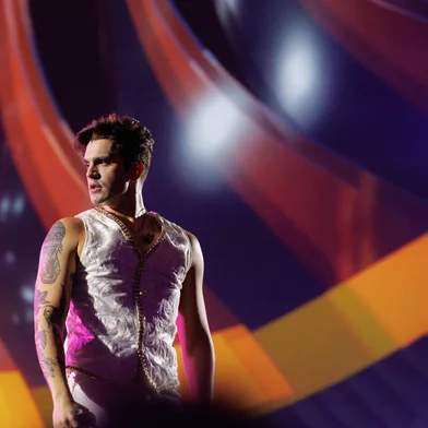 Retornando para Bento Gonçalves, o cantor sertanejo Luan Santana traz a sua nova turnê "Ao Vivo na Lua" nesta quarta-feira (18), no Pavilhão E do Parque de Eventos. Os ingressos ainda estão à venda a partir de R$ 95 (+taxas).<!-- NICAID(16061912) -->