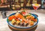 Sushi em casa: 12 deliveries de comida japonesa por até R$ 100 para você provar em Porto Alegre