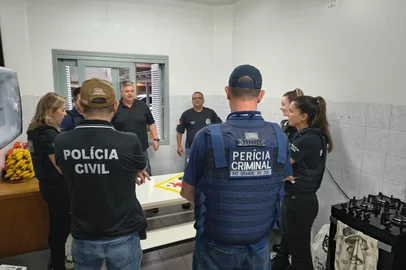 Jovem é alvo da polícia por suspeita de conteúdo de abuso sexual com crianças e adolescentes em Osório