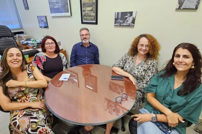 Reunião do PSOL com Manuela Dávila<!-- NICAID(15999786) -->