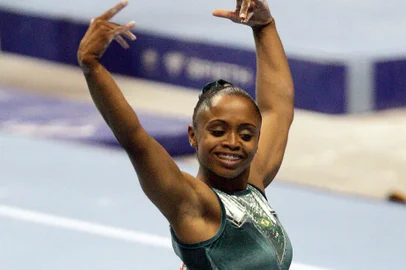#PÁGINA:44COPA DO MUNDO DE GINÁSTICA EM SÃO PAULOSP - GINÁSTICA/COPA/MUNDIAL - ESPORTES - A ginasta brasileira Daiane dos Santos na prova de solo, válida pela classificação para a disputa da final da Copa do Mundo de Ginástica, no Ginásio do Ibirapuera, na zona sul de São Paulo. 08/04/2005 - Foto: PAULO LIEBERT/AGÊNCIA ESTADO/AE Fonte: AE Fotógrafo: Paulo Liebert<!-- NICAID(1662732) -->