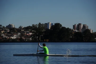 CAXIAS DO SUL, RS, BRASIL, 15/09/2023. Equipe de Caxias do Sul que irá disputar o Campeonato Brasileiro de Canoagem em Lagoa Santa, Minas Gerais. (Bruno Todeschini/Agência RBS)Indexador: BTK<!-- NICAID(15543855) -->
