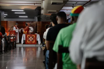 SÃO LEOPOLDO, RS, BRASIL, 2025.11.19 - Grupo NEABI (Núcleo de Estudos Afro-Brasileiros e Indígenas) da Unisinos realiza evento em alusão à Consciência Negra, com participação de crianças de quilombo que eles auxiliam. Pauta é sobre o trabalho do grupo. (Foto: André Ávila/Agência RBS)Indexador: Andre Avila<!-- NICAID(16170825) -->