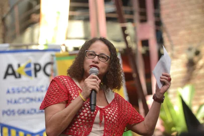 A ministra da Ciência e Tecnologia, Luciana Santos, fala na 13ª Bienal da UNE, na Lapa, região central do Rio de Janeiro<!-- NICAID(15339371) -->