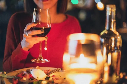 Luz de velas e pedido de casamento: como o Dia dos Namorados movimenta os restaurantes de o Fundo<!-- NICAID(16057483) -->