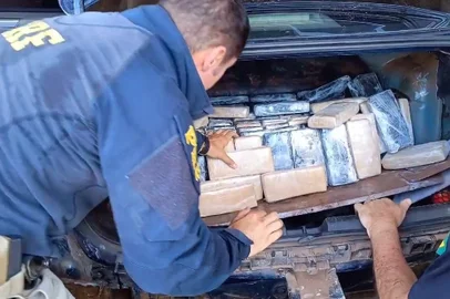 PRF prende argentino transportando mais de 150 quilos de maconha<!-- NICAID(15628207) -->
