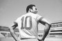 cred.: LEMYR MARTINS / EDITORA ABRIL / 1970/ Atletas do Século - Futebol: Edson Arantes do Nascimento, o Pelé, posa com a camiseta 10 da seleção brasileira à época da Copa do Mundo de 1970.#PÁGINA: 4##DEVOLVIDO: Fonte: editora Abril Data Evento: 00/00/1970<!-- NICAID(684210) -->