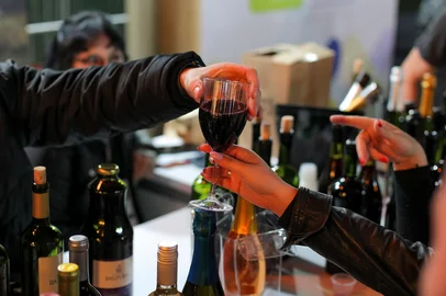 O Connection Terroirs do Brasil chega à sua oitava edição com o objetivo de valorizar, fomentar e impulsionar a comercialização dos produtos brasileiros reconhecidos com Indicação Geográfica (IG) – um selo concedido pelo Instituto Nacional da Propriedade Industrial (INPI), que atesta a qualidade e a identidade de produtos ligados ao seu território de origem.<!-- NICAID(16046455) -->