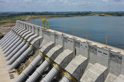 A Usina HidrelÃ©trica de Belo Monte Ã© uma usina hidrelÃ©trica brasileira da bacia do Rio Xingu, prÃ³ximo ao municÃ­pio de Altamira, no norte do estado ParÃ¡A Usina Hidrelétrica de Belo Monte é uma usina hidrelétrica brasileira da bacia do Rio Xingu, próximo ao município de Altamira, no norte do estado Pará.Local: AltamiraIndexador: TV Brasil<!-- NICAID(14886078) -->
