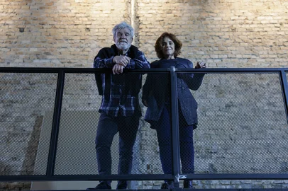 PORTO ALEGRE, RS, BRASIL, 27-08-2025: O novo Espaço 373, clube de música de Porto Alegre. A remodelação do espaço vai ampliar a casa de shows que é referência para diferentes estilos musicais no Quarto Distrito. Na foto, Silvana Beduschi e Pedro Osório, donos do Espaço 373, em Porto Alegre Foto: Renan Mattos / Agência RBS<!-- NICAID(16111399) -->