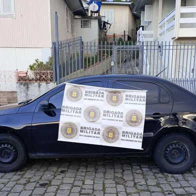 Homem é preso com carro roubado e clonado em São Marcos<!-- NICAID(16082980) -->
