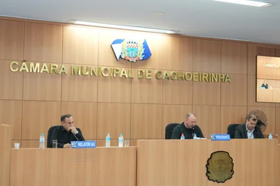 Rodrigo Cunha / Divulgação Sessão da Câmara de Vereadores de Cachoeirinha, com a leitura do relatório inicial da comissão processante que investiga o prefeito, Cristian Wasem da Rosa (MDB)<!-- NICAID(16164528) -->