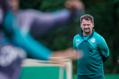 Treino do Juventude para o jogo contra o Ceará, pela terceira rodada do Brasileirão. Na foto, o técnico Fábio Matias.<!-- NICAID(16013397) -->