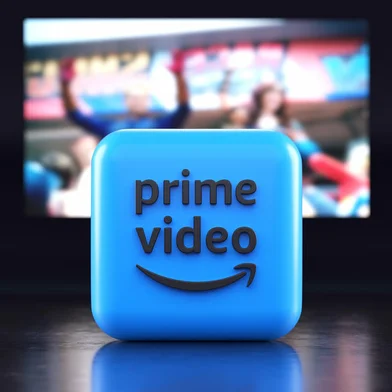 Valencia, Spain - March, 2023: Amazon Prime Video app logo in front of a TV screen, icon in 3D illustration. Amazon Prime Video is a global provider of streaming movies and TV seriesFonte: 585753913<!-- NICAID(15482061) -->