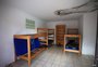 Polícia indicia donos de casa geriátrica clandestina em que idosos dormiam com porcos e galinhas em Taquara