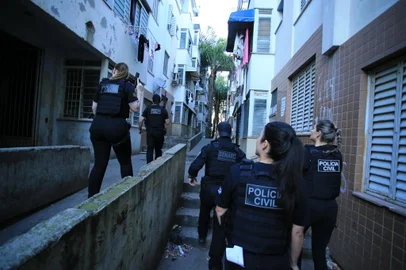 PORTO ALEGRE, RS, BRASIL - 31;10;2024 - Operação no condomínio Princesa Isabel. FOTO: RONALDO BERNARDI, AGÊNCIA RBS<!-- NICAID(15903623) -->