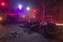 Vítima era passageira e estava acompanhada de marido Uma mulher, 36 anos, morreu no início da noite desta segunda-feira (31), na Rota do Sol, em Caxias do Sul. Segundo o Comando Rodoviário da Brigada Militar (CRBM), a colisão lateral entre carro e caminhão ocorreu por volta das 20h, no km 72, da RS-453. O trânsito no local está em meia pista.<!-- NICAID(15496864) -->