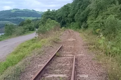 Sindifergs / Divulgação Rumo retirando infraestrutura da Malha Sul<!-- NICAID(16162034) -->