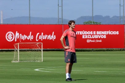 Zagueiro do Inter Mário Fernandes