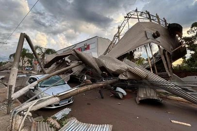 Temporal causa estragos em mais de 500 casas em Palmeira das Missões; muicípio deve decretar emergência<!-- NICAID(16229179) -->