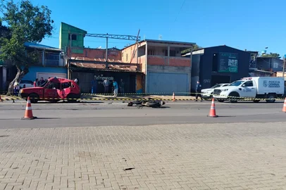 Um homem de 63 anos morreu em um acidente de trânsito na manhã desta quarta-feira (3), na RS-118, em Viamão, na Região Metropolitana. A colisão ocorreu por volta das 7h50min, na altura do km 36 da rodovia.<!-- NICAID(16298879) -->