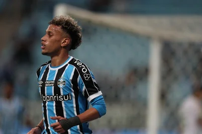 PORTO ALEGRE, RS - Campeonato Brasileiro: GRÊMIO x AMÉRICA, MG. Na foto, Bitello. - Foto: Anselmo Cunha, Agência RBS<!-- NICAID(15463993) -->