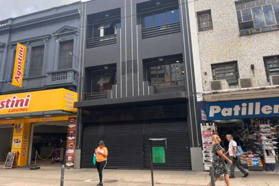 Fechado MC Donalds da Voluntários da Pátria<!-- NICAID(15950176) -->