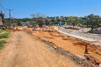 Obras Avenida Tronco<!-- NICAID(15347911) -->