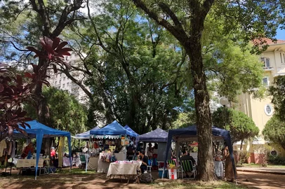 Primeira feira do ano no DMAE atrai visitantes<!-- NICAID(15996554) -->