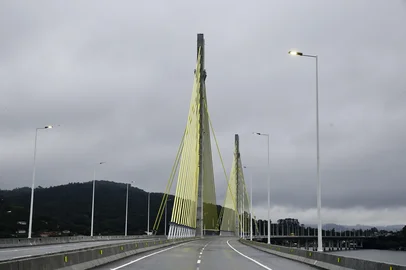 Laguna , RS , BRASIL , 15-07-2015 - Cerimônia de inauguração da ponte Anita Garibaldi, na BR-101, em Laguna (SC), com a presença da presidente Dilma Rousseff ( FOTO : MATEUS BRUXEL / AGENCIA RBS )<!-- NICAID(11547662) -->
