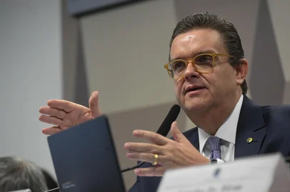 Jefferson Rudy / Agência Senado / Divulgação Comissão de Transparência, Governança, Fiscalização e Controle e Defesa do Consumidor (CTFC) promove audiência pública com ministro de Estado da Previdência Social, para prestar informações sobre as fraudes relacionadas a descontos não autorizados por aposentados e pensionistas do Instituto Nacional do Seguro Social (INSS).Mesa: ministro de Estado da Previdência Social, Wolney Queiroz Maciel - em pronunciamento.Foto: Jefferson Rudy/Agência Senado<!-- NICAID(16361172) -->
