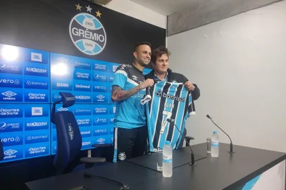 Apresentação do jogador Luan no Grêmio. Foto:  Filipe Duarte / Agencia RBS<!-- NICAID(15497483) -->
